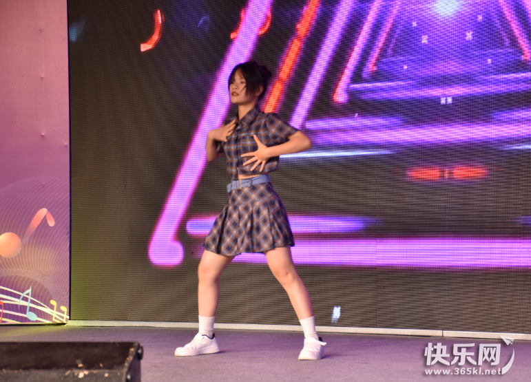 热舞.jpg