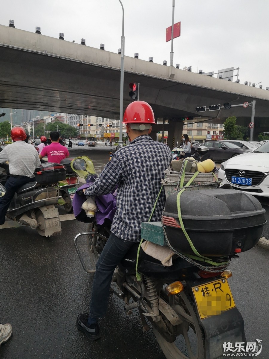 1650852729995917_368.jpg