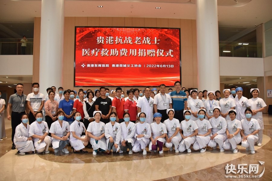 合影.jpg