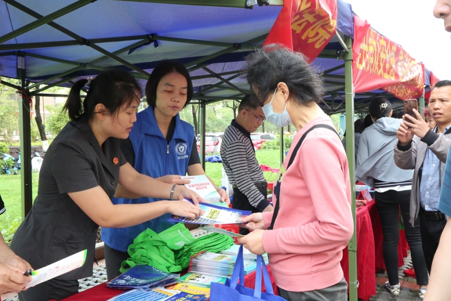 港北法院：三月三送法进社区 法治文化润民心 (2).jpg