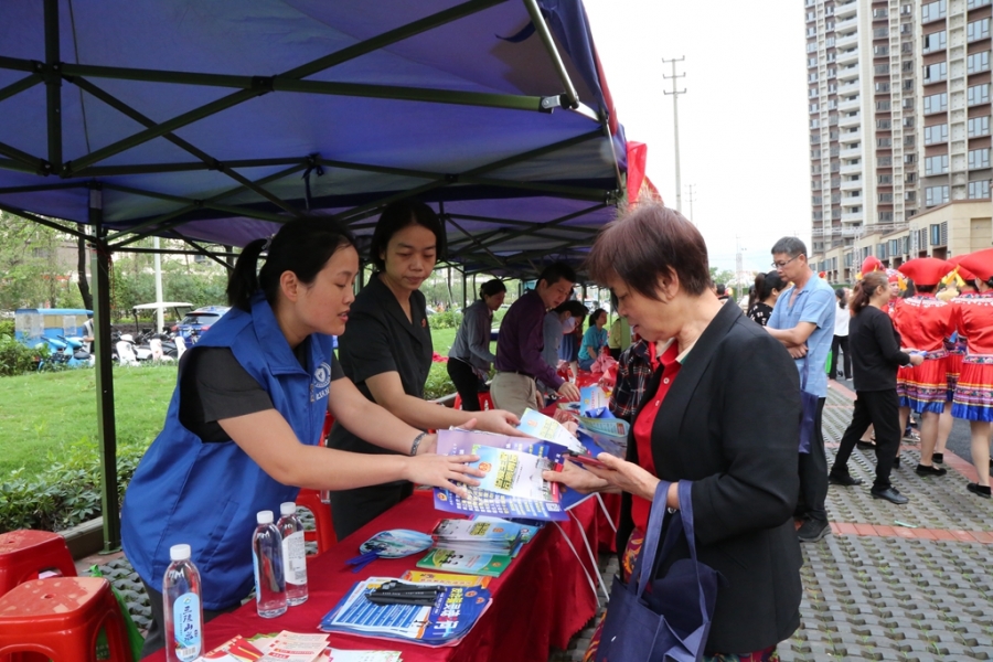 港北法院：三月三送法进社区 法治文化润民心 (3).jpg