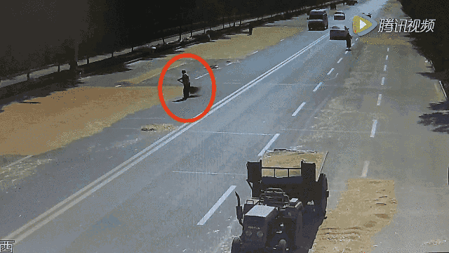 2e005f72f22f19cd32c143a2bbfbaafe.gif